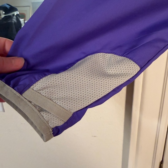 REI Women's Cycling Purple Ski Jacket - Picture 4 of 5